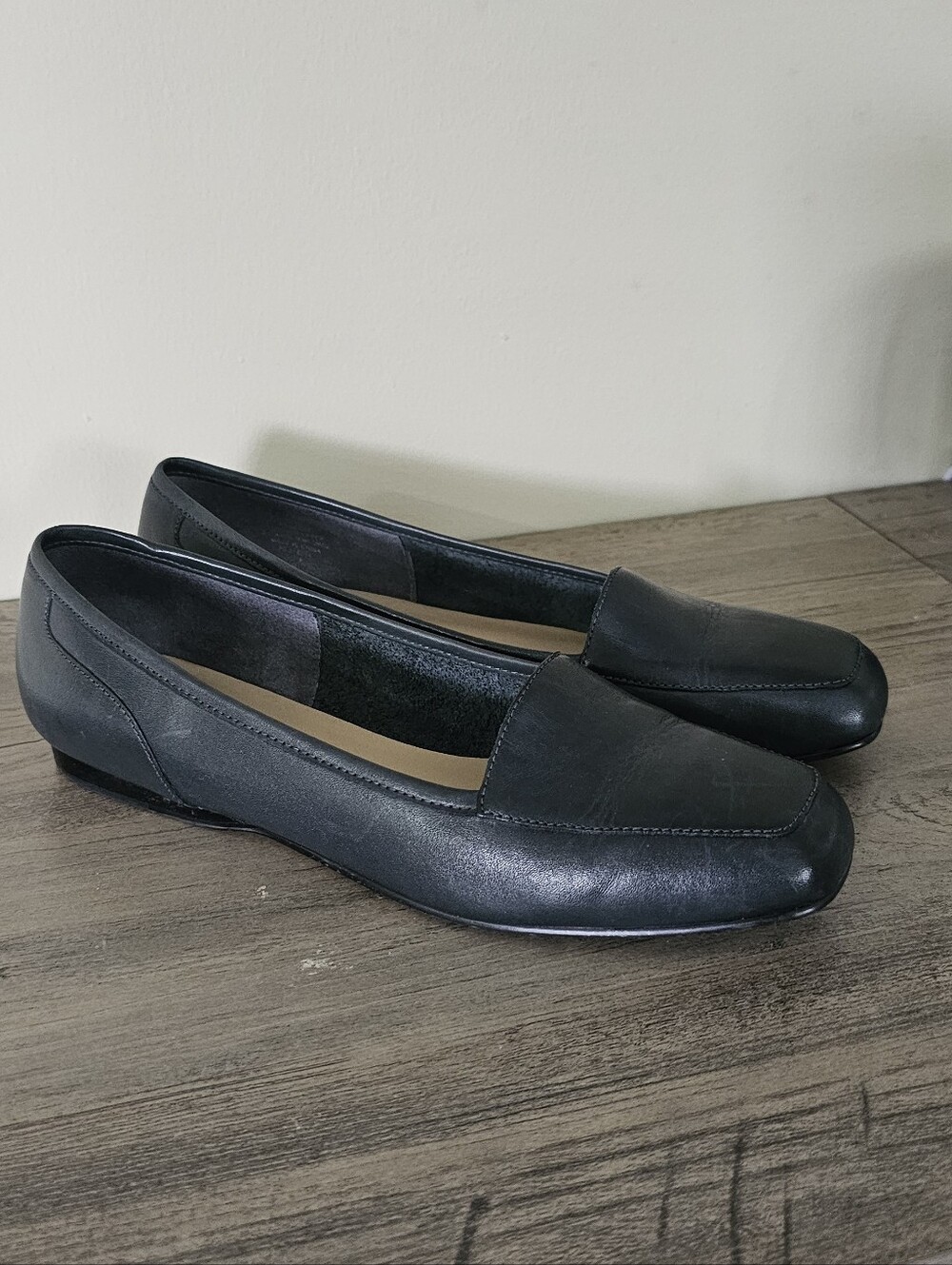 Enzo Angiolini Midnight Blue Leather Slip-On Loafers Women Size 7 1/2 M